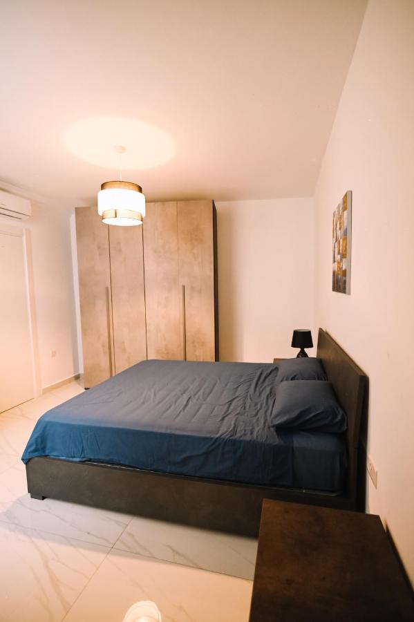Spacious 3 Bedroom In Sliema! Exterior photo