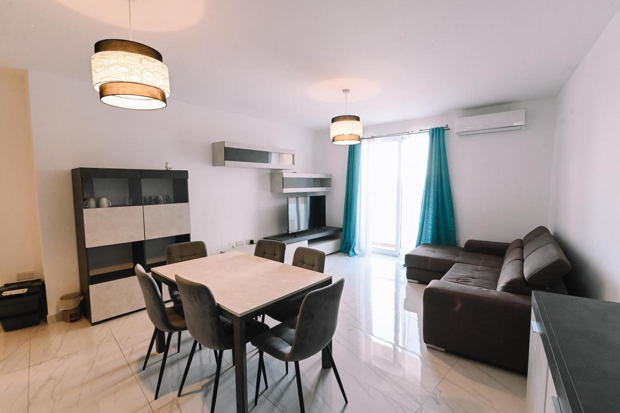 Spacious 3 Bedroom In Sliema! Exterior photo